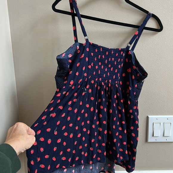 Torrid Babydoll Tank Gauze Crochet Strawberries Navy torrid 00(Women’s size 10) - Picture 8 of 9
